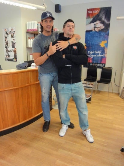 Gladiatorerna Mikaela Spreitz och Mikael Hollsten känner sig hemma på Raw Hair By Adriana Kuhl :)